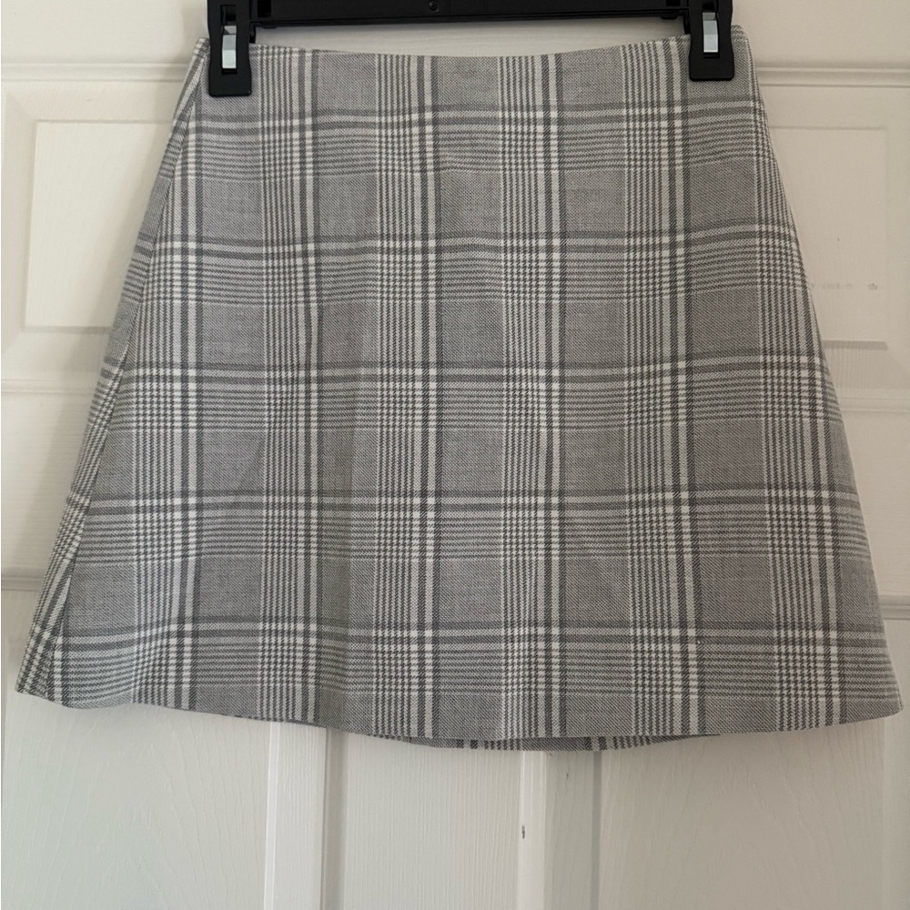 Aritzia Gray Checkered Mini Skirt